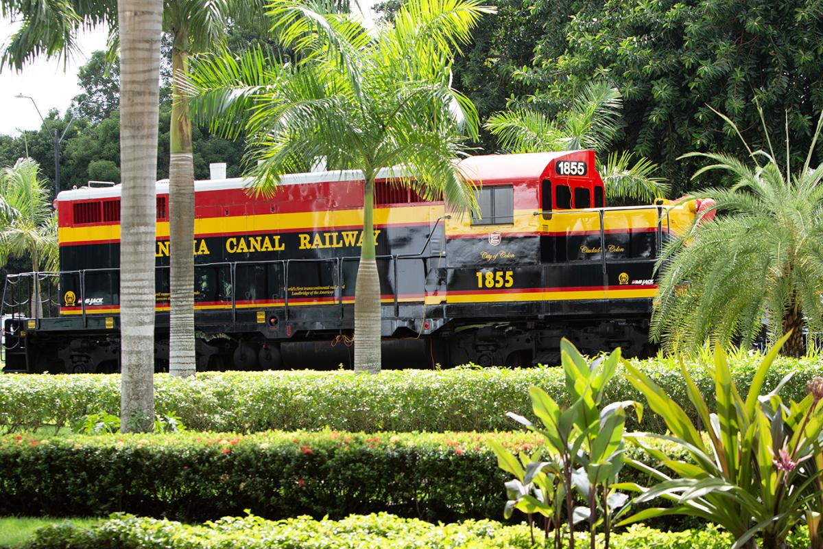 Panama Canal railway.jpg