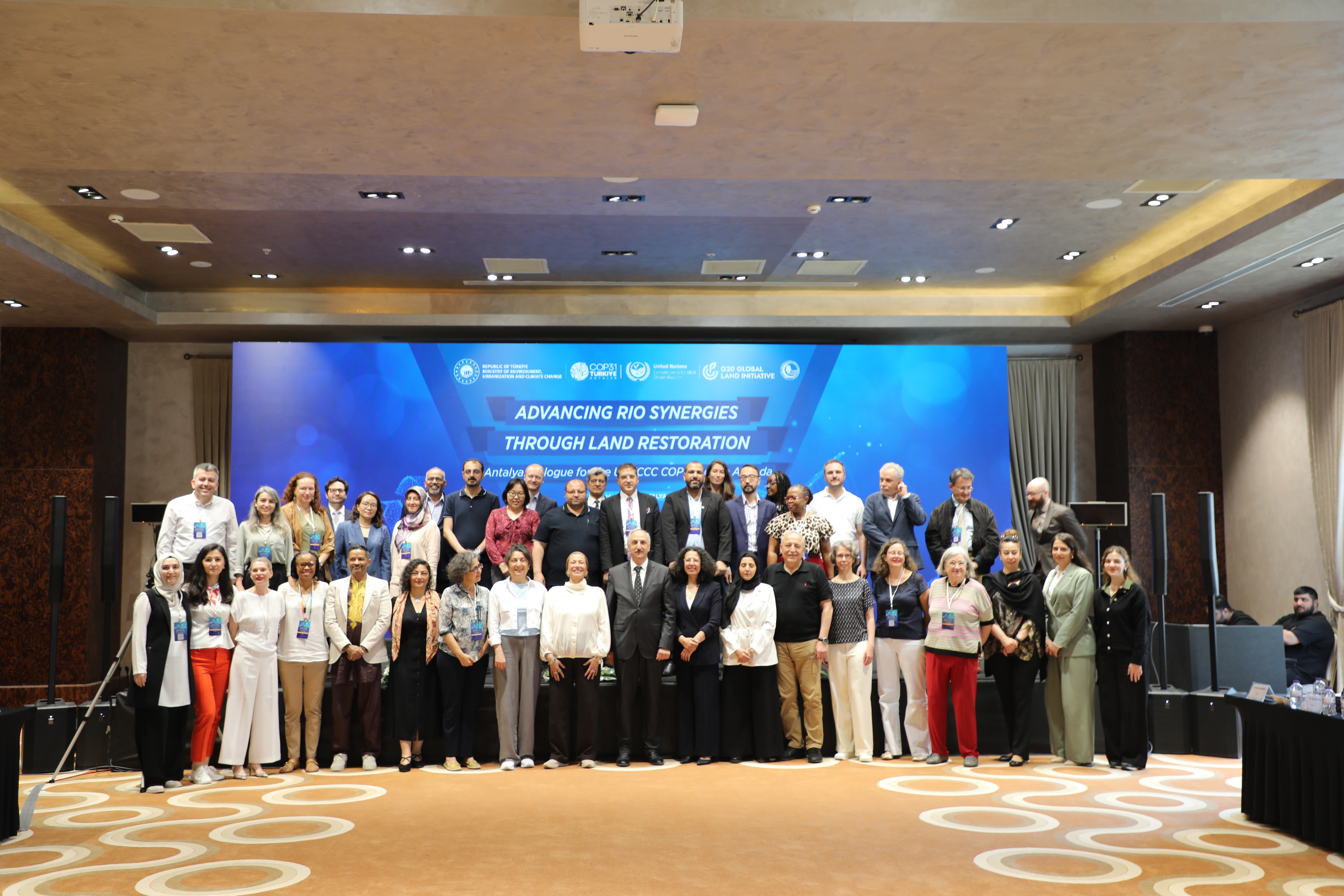 Group picture from Antalya Dialogue 2026