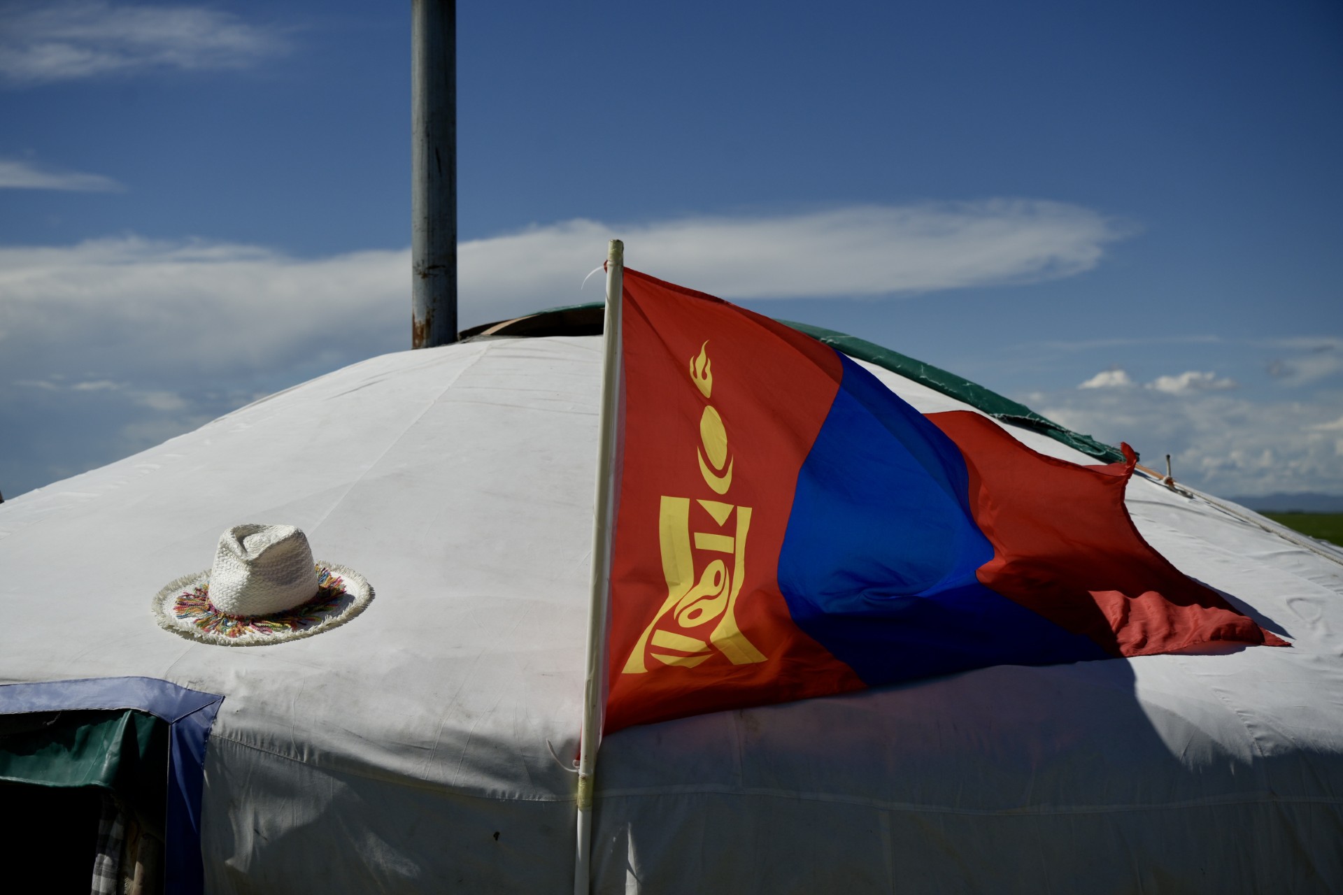 caravan_mongolia_flag